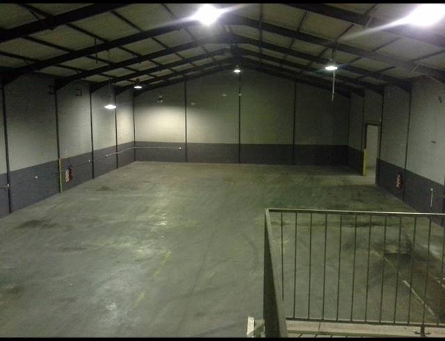 1,872M² FACTORY TO LET IN PAROW CENTRAL